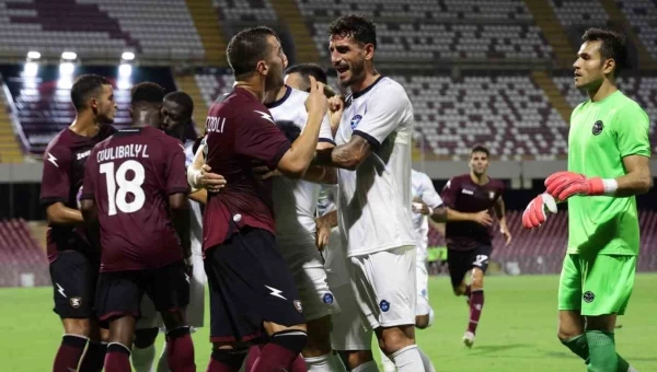 Αδάνα Ντεμιρσπορ: Χαμός σε φιλικό με τη Σαλερνιτάνα! (vids)