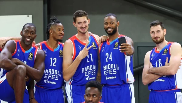 Σούπερ Καπ Τουρκίας: Η πλάστιγγα γέρνει προς την Εφές στο ντέρμπι με την Φενέρμπαχτσε