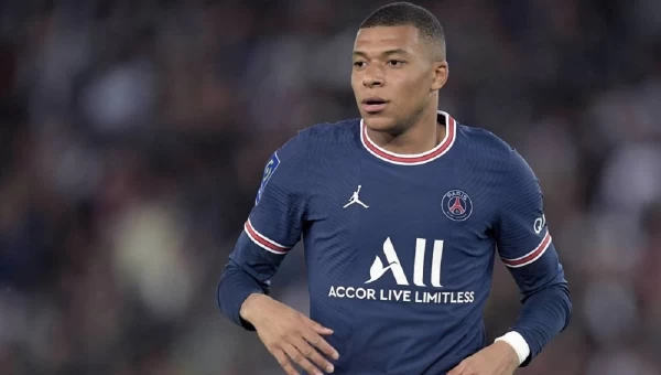 Η αποκάλυψη του Εμπαπέ για πως έμεινε στην Παρί Σεν Ζερμέν