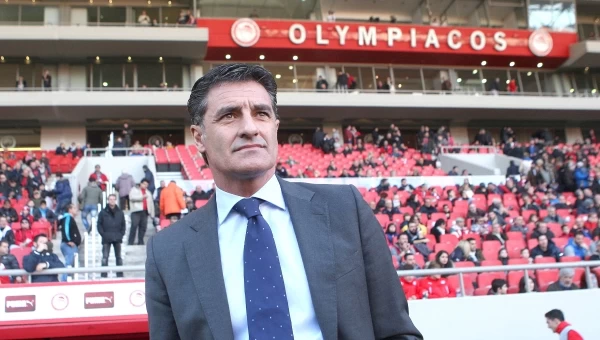 Ο Ολυμπιακός πήγε στην επιλογή Μίτσελ για νέο τεχνικό