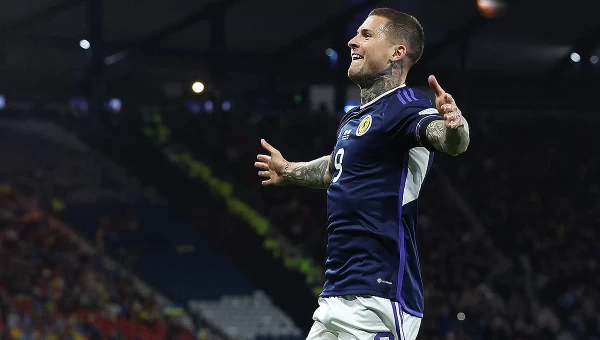 Η Σκωτία πήρε… κεφάλι κόντρα στην Ουκρανία [vid]