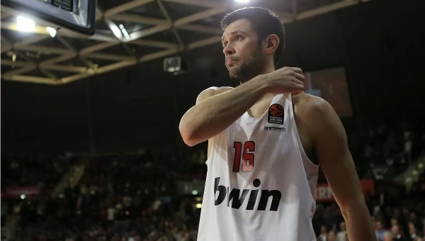 Αρχηγός στον Ολυμπιακό ο Παπανικολάου