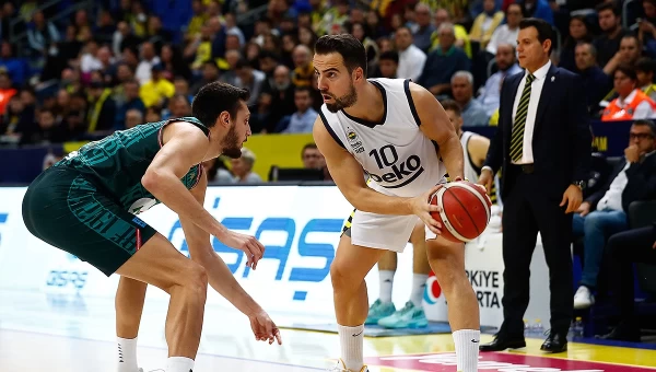 Προελαύνει η Φενέρμπαχτσε [vid]