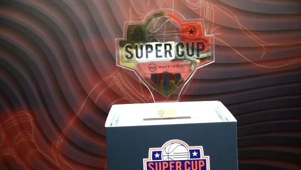 Η τριάδα διαιτητών του τελικού!