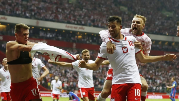 Μουντιάλ 2022: Στην προεπιλογή της Πολωνίας ο Σιμάνσκι