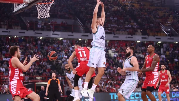 Ο Ολυμπιακός «αυτοκτόνησε» κόντρα στην Βαλένθια [vids]