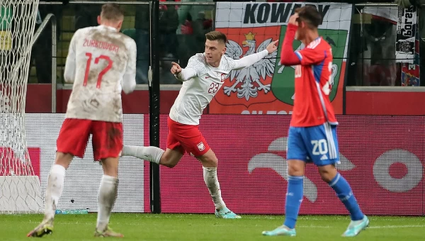 Η Πολωνία «χτύπησε» στο τέλος [vid]