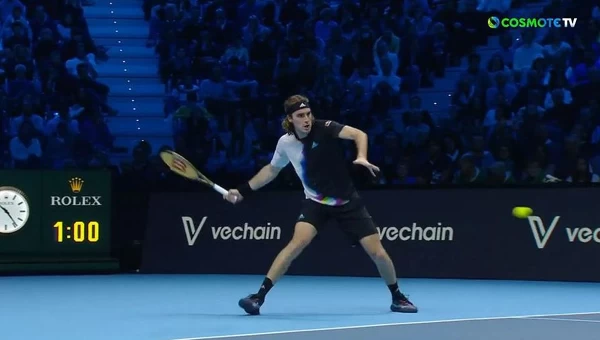 «Ζωντανός» ο Τσιτσιπάς, «τέλειωσε» τον Μεντβέντεφ [vids]