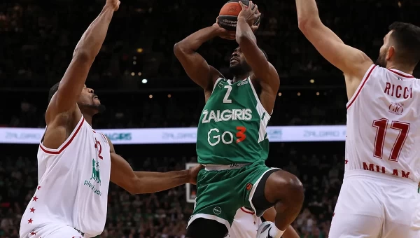 Με εκπληκτική άμυνα, η Ζαλγκίρις νίκησε την Αρμάνι [vid]