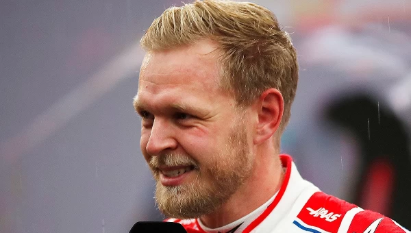 Grand Prix Βραζιλίας: Ο Κέβιν Μάγκνουσεν την pole position [vid]