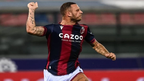 Νόργουϊτς, Τότεναμ και Μπολόνια!