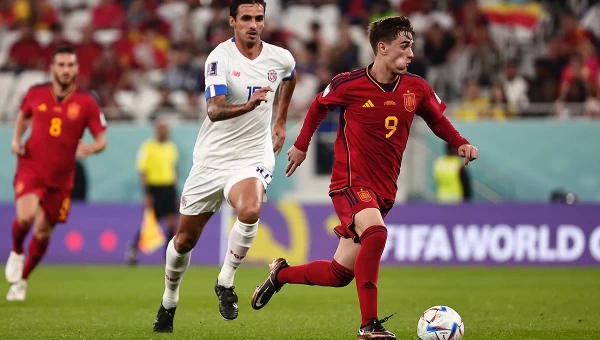 Μουντιάλ 2022: Φουρι(όζ)α η «ρόχα» στην πρεμιέρα της [vids]