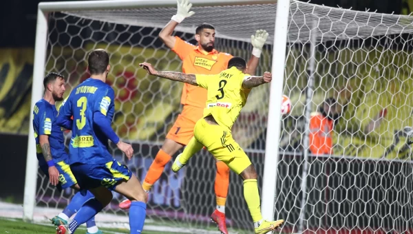 Η τρίτη και... φαρμακερή του Γκρέι τον έστειλε 5άδα