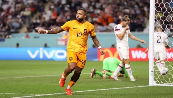 Μουντιάλ 2022: “Πληρωμένη” απάντηση σε Τσάρλς Μπάρκλεϊ απο τον Μέμφις Ντεπάι!