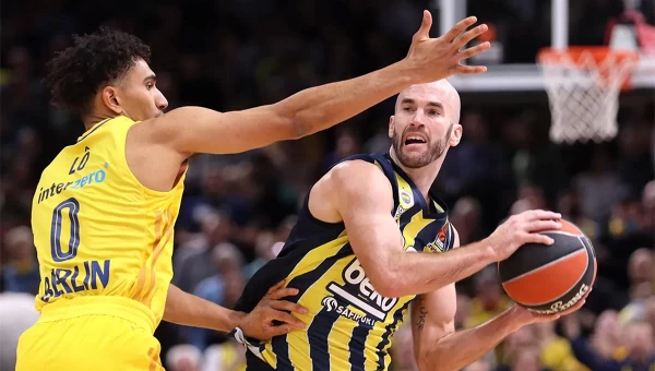 Υπερηχητική Φενέρμπαχτσε στο Βερολίνο [vid]