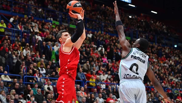 Το σερί της Αρμάνι μεγαλώνει [vid]