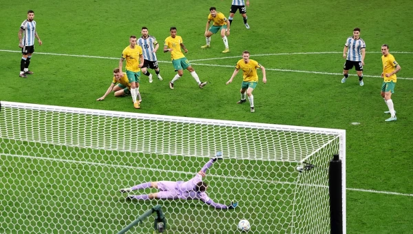 Μουντιάλ 2022: Πρόκριση δια... χειρός Μαρτίνες [vids]