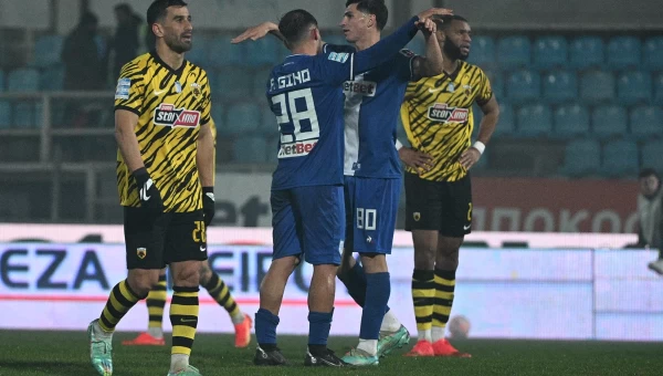 Ο ΠΑΣ «προσγείωσε» απότομα την ΑΕΚ [vids]