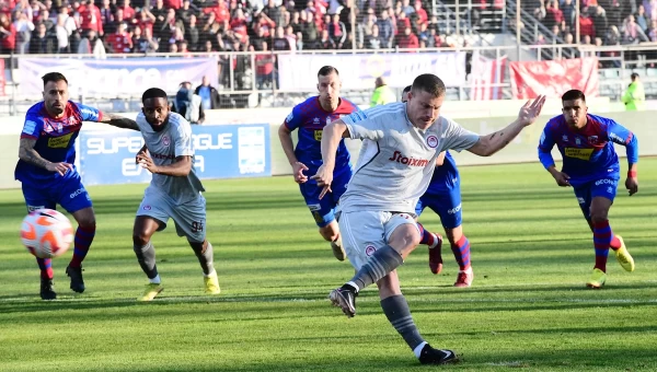 Εντυπωσιακός Ολυμπιακός με καρέ τερμάτων στο Πανθεσσαλικό [vids]