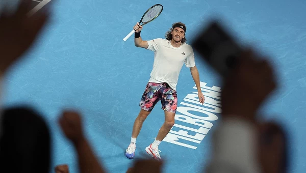 Ο Μέγας Τσιτσιπάς στα προημιτελικά του Australian Open [vids]