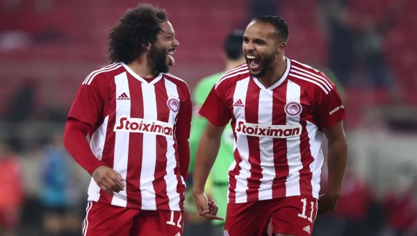 Με τους ισχυρούς!