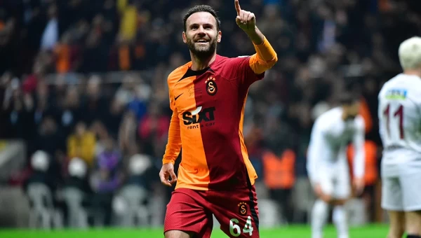 Η Γαλατασαράι μεγάλωσε το προβάδισμά της [vids]