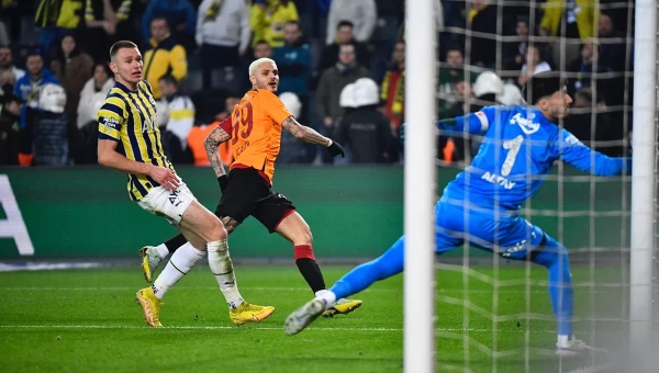 Super Lig: Εκπληκτική Γαλατασαράι, έκανε… πάρτι στο ντέρμπι με την Φενέρμπαχτσε [vids]