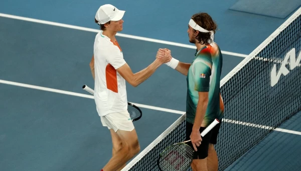 Ο Τσιτσιπάς προκρίθηκε άνετα στους «16» του Australian Open (vid)