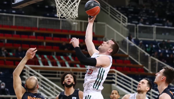 Δύσκολη νίκη του Παναθηναϊκού πριν το Final-8 [vids]