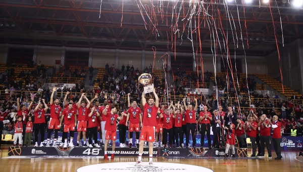Κυπελλούχος ο Ολυμπιακός, σάρωσε το Περιστέρι [vids]
