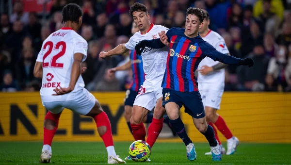 La Liga: Η Μπαρτσελόνα άρπαξε το «δώρο» της Ρεάλ [vids]