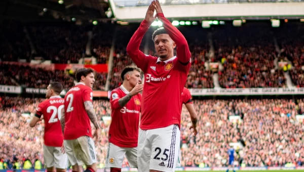 Σε… κέφια «κόκκινοι διάβολοι» και «πετεινοί» [vids]