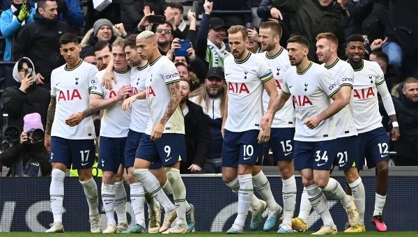 Τα «σπιρούνια» πήραν το Λονδρέζικο ντέρμπι [vid]