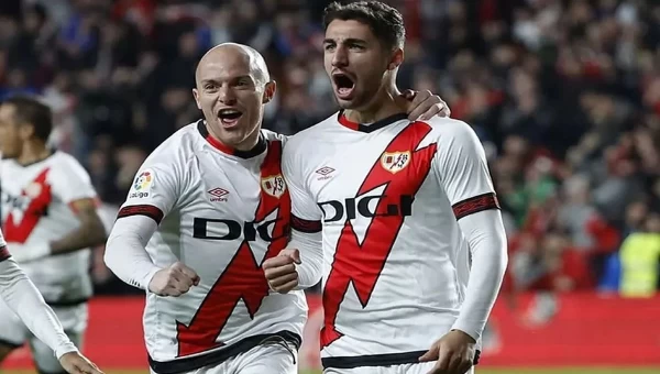 Μπλάκμπερν και Βαγιεκάνο!