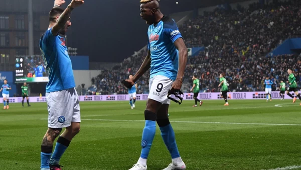 Πάτησε... γκάζι και χάθηκε η Νάπολι [vids]