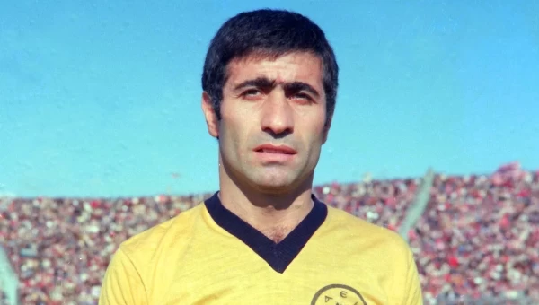 Πέθανε ο θρυλικός Μίμης Παπαϊωάννου (vid)