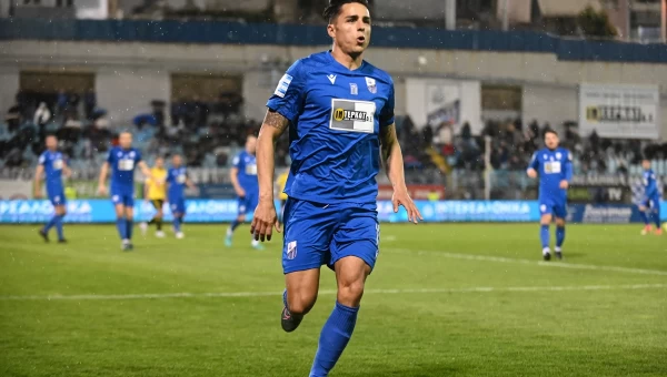 Η Λαμία «ξεκόλλησε» από την... ουρά! [vids]