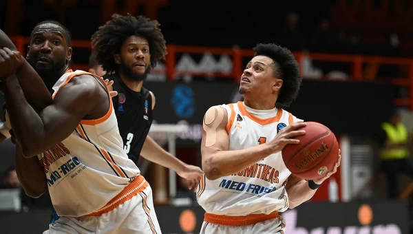 Ο Προμηθέας νίκησε την Παρί και πήρε το πλεονέκτημα [vids]