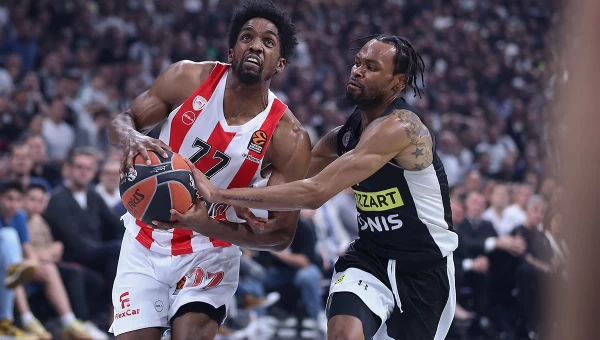 Η φορμαρισμένη Παρτιζάν και τα άστοχα τρίποντα «πλήγωσαν» τον Ολυμπιακό [vid]