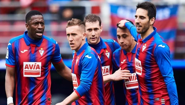 Πληρώνει η Εϊμπάρ!