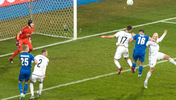 Σε θέση ισχύος Φιορεντίνα και Λεχ Πόζναν [vids]