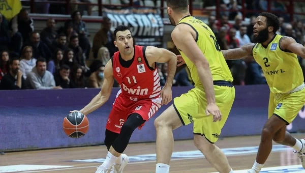 Ο Ολυμπιακός έριξε 100άρα στο Λαύριο