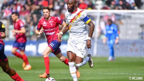 Η Μαρσέιγ «αυτοκτόνησε», το χάρηκαν στην Λανς [vids]