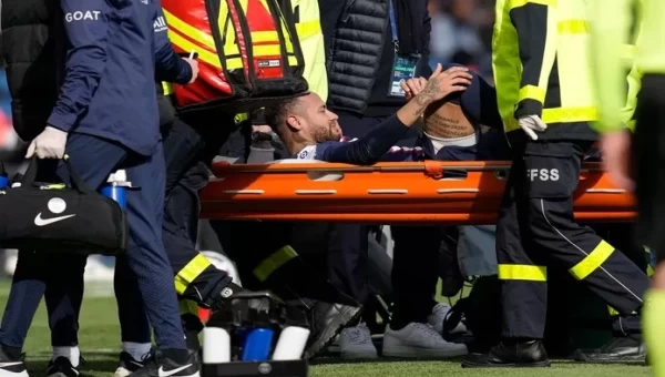 Παρί Σεν Ζερμέν: Τέλος η σεζόν για τον Νεϊμάρ