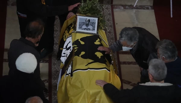 Συγκίνηση στο «αντίο» του Μίμη Παπαϊωάννου - Συγκλόνισε ο Νεστορίδης