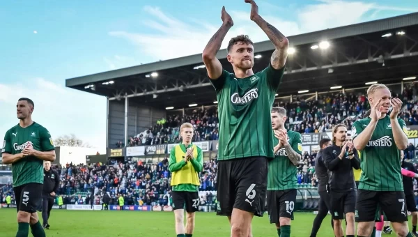 Με Πλίμουθ και Στέρλινγκ