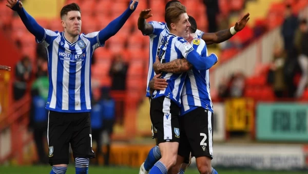 League 1: Τσέλτεναμ - Σέφιλντ Γουένσντεϊ, δεν… ξεφεύγει το σκορ!