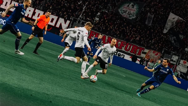 Η Άιντραχτ κάνει περίπλοκη τη... ζωή της! [vid]