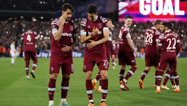 Οι 4 «σφυριές» και η φανέλα της «RotBlau» [vid]