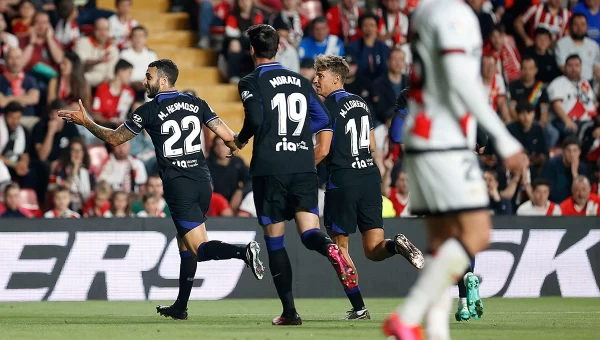 Η Ατλέτικο «απειλεί» τη Ρεάλ - Βλέπει παραμονή η Αλμερία [vids]